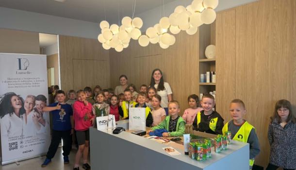 Wizyta uczniów klasy 1b z SP nr 3 w gabinecie medycyny estetycznej „Lumelle”